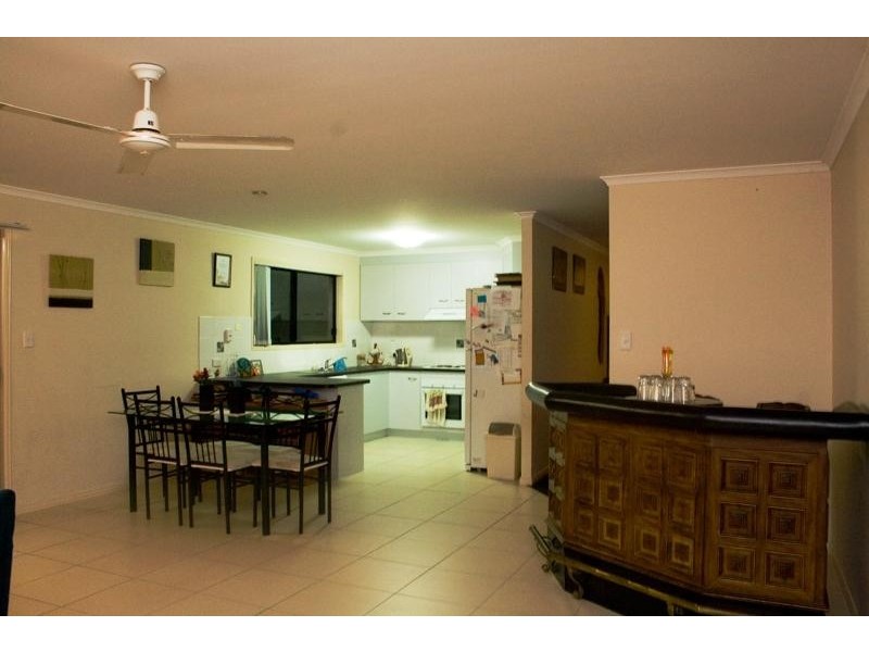 1 Manfred Way, Point Vernon QLD 4655