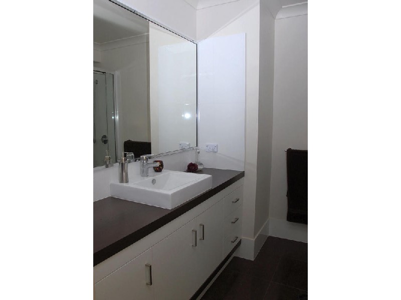 15 Bay Park Road, Wondunna QLD 4655