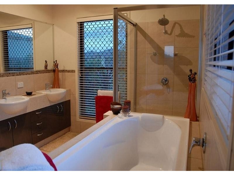 3 Lady Penrhyn Drive, Eli Waters QLD 4655