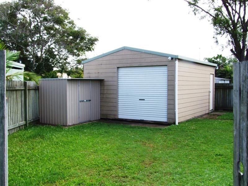 11 Owen Crescent, Urangan QLD 4655