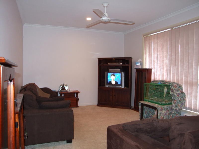 12 Vicki Parade, Torquay QLD 4655