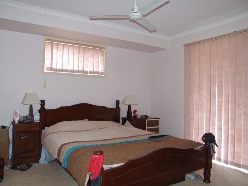 12 Vicki Parade, Torquay QLD 4655