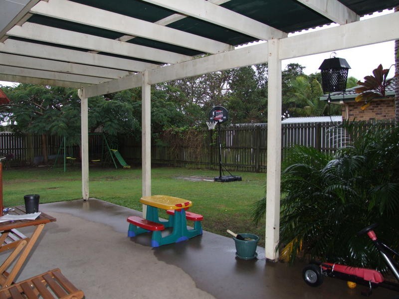 12 Vicki Parade, Torquay QLD 4655