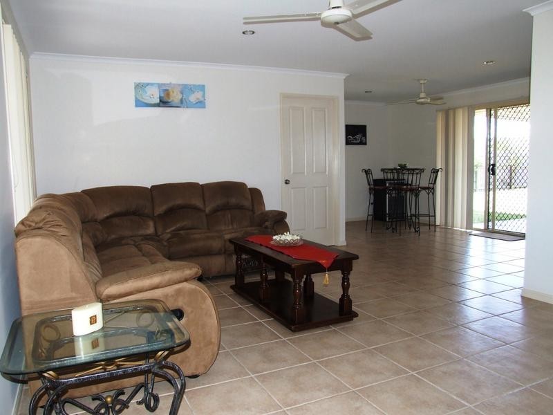 28 Gunsynd Way, Point Vernon QLD 4655