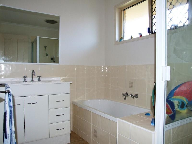 28 Gunsynd Way, Point Vernon QLD 4655