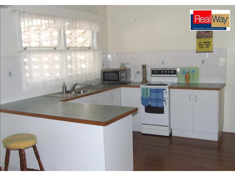 4 Brown Street, Torquay QLD 4655
