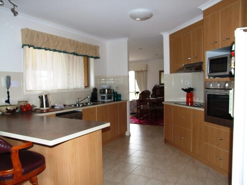 11 Endeavour Way, Eli Waters QLD 4655