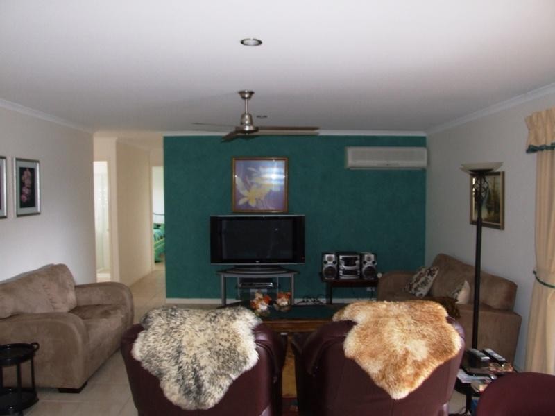 11 Endeavour Way, Eli Waters QLD 4655