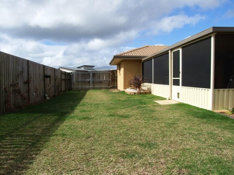 11 Endeavour Way, Eli Waters QLD 4655