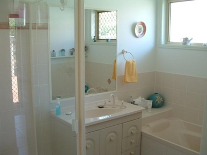 25 Jonwest Close, Torquay QLD 4655