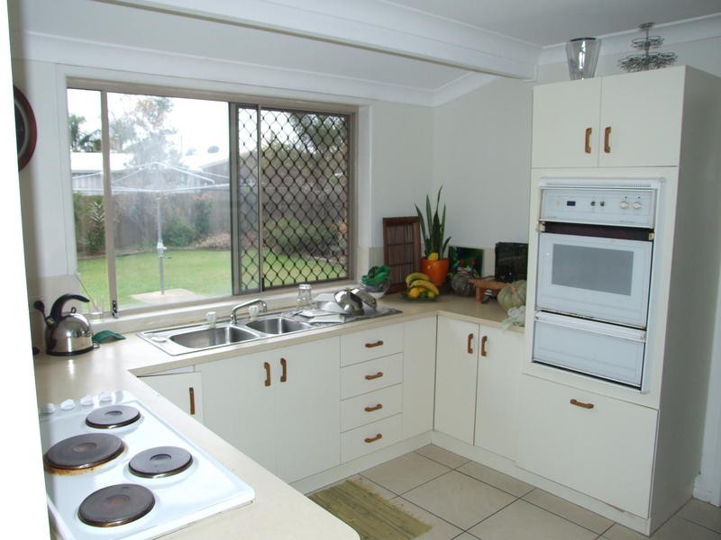 30 Bunker Avenue, Urraween QLD 4655