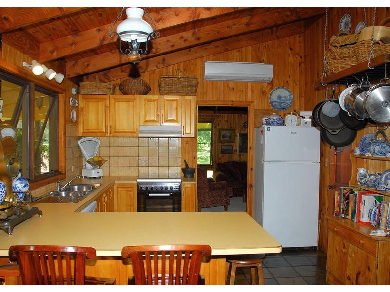 61 Lord Street, Sunshine Acres QLD 4655