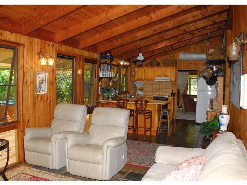 61 Lord Street, Sunshine Acres QLD 4655