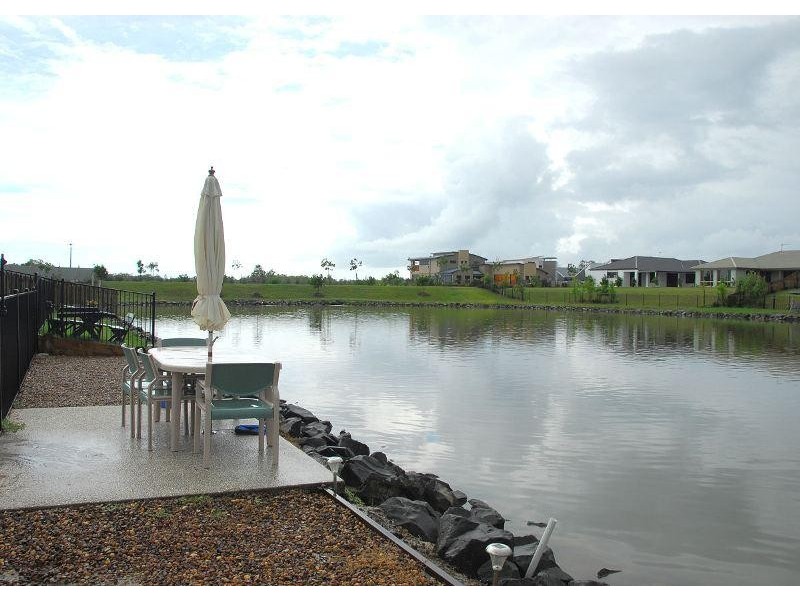 10 Earl St Vincent Circuit. Mariner’s Cove, Eli Waters QLD 4655