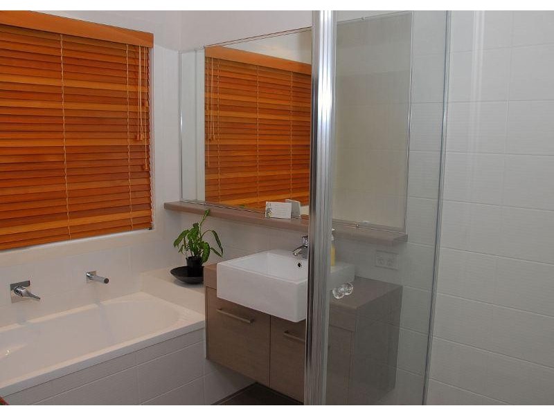 10 Earl St Vincent Circuit. Mariner’s Cove, Eli Waters QLD 4655