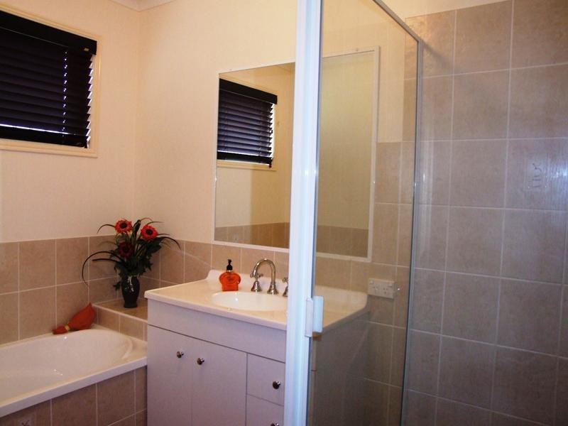 50 Joselyn Drive, Point Vernon QLD 4655