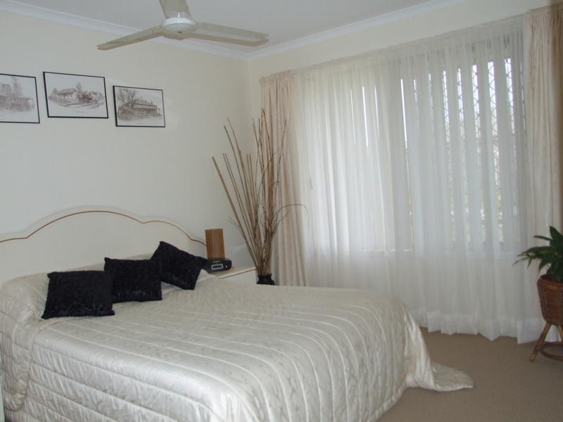 6 Malcolm Court, Point Vernon QLD 4655