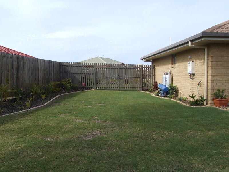 6 Malcolm Court, Point Vernon QLD 4655