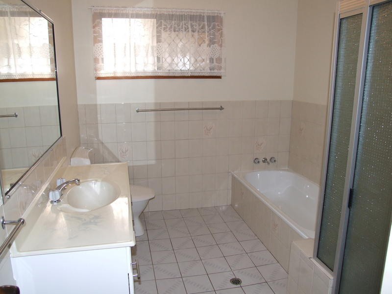 3 North Street, Point Vernon QLD 4655