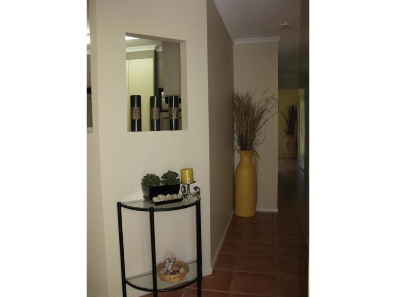 2-26 Silkwood Dve, Urangan QLD 4655