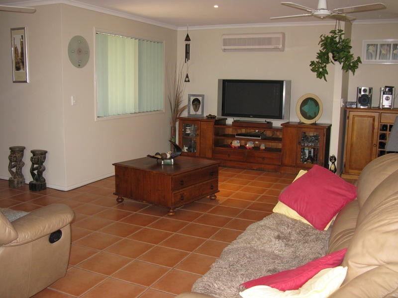 2-26 Silkwood Dve, Urangan QLD 4655