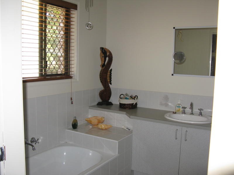 2-26 Silkwood Dve, Urangan QLD 4655