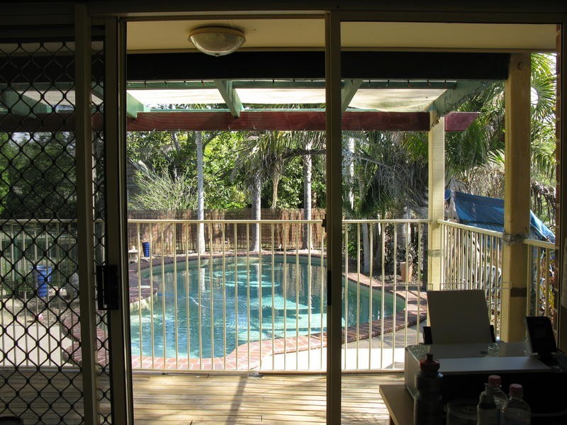 2 Hanover Drive, Urraween QLD 4655