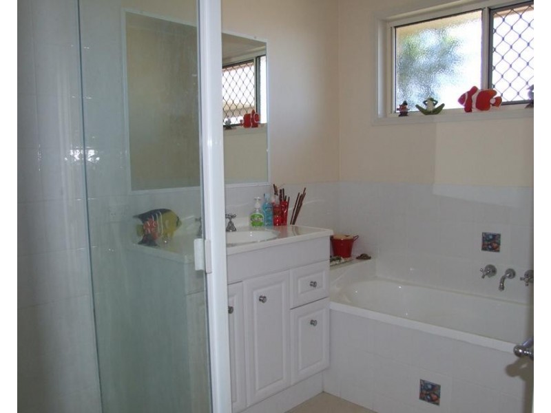 49 Archer Drive, Point Vernon QLD 4655