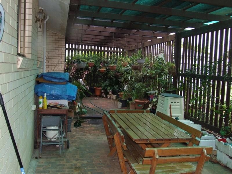 1 Maureen Court, Point Vernon QLD 4655