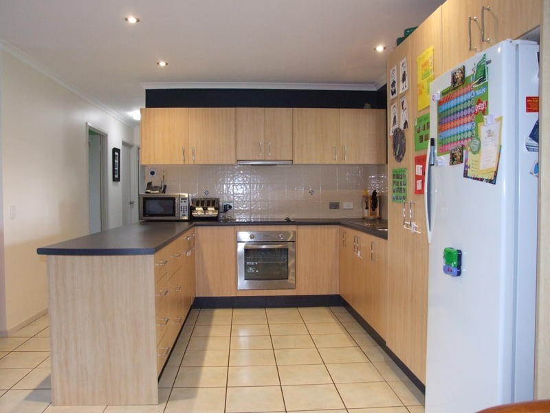 11 Caddy Avenue, Urraween QLD 4655