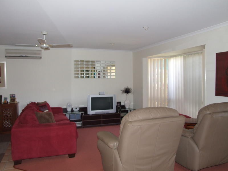 11 Aqualine Drive, Point Vernon QLD 4655