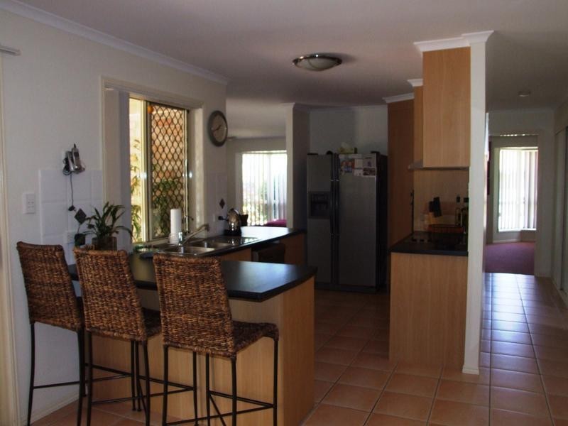 11 Aqualine Drive, Point Vernon QLD 4655