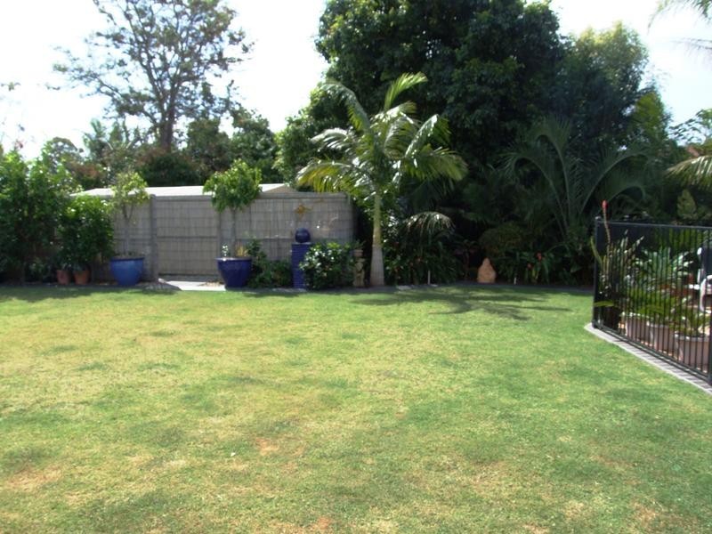 11 Aqualine Drive, Point Vernon QLD 4655