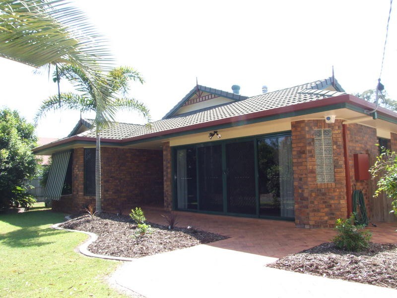 58 Hughes Road, Urangan QLD 4655