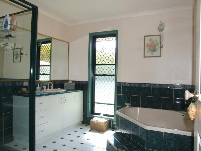 58 Hughes Road, Urangan QLD 4655