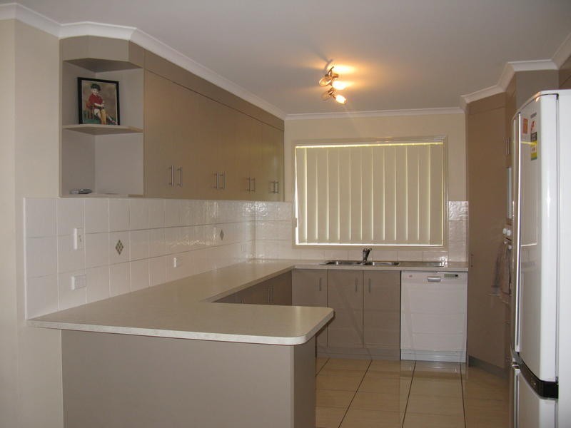 15 Topaz Circuit, Urangan QLD 4655