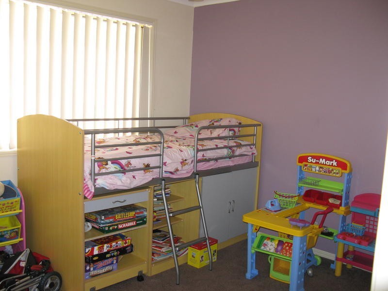 15 Topaz Circuit, Urangan QLD 4655