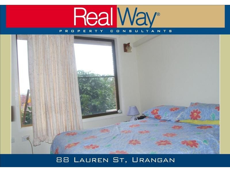 88 Lauren Street, Urangan QLD 4655