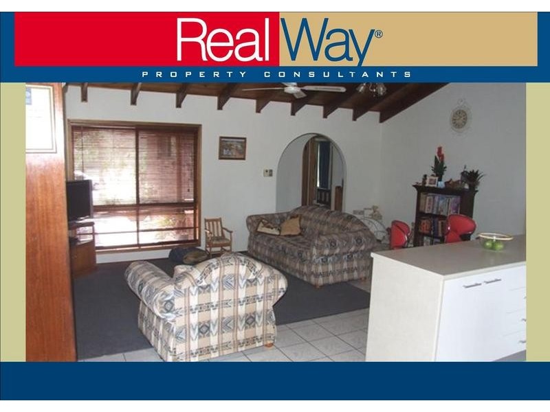 8 Acacia Street, Point Vernon QLD 4655