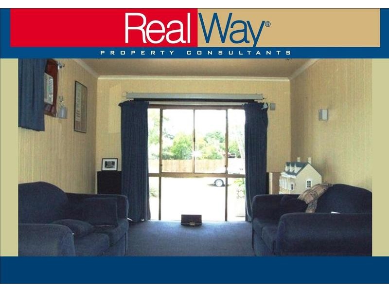 8 Acacia Street, Point Vernon QLD 4655