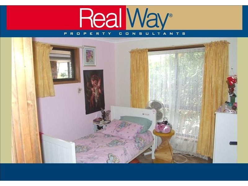 8 Acacia Street, Point Vernon QLD 4655