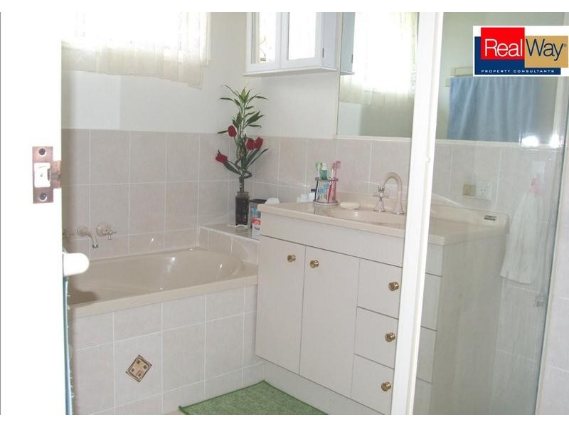 18 Sharyn Court, Point Vernon QLD 4655