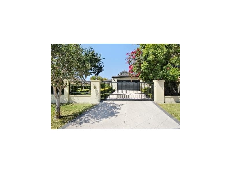 16 Applegum Court, Robina QLD 4226