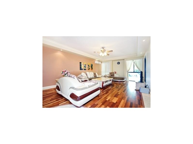 16 Applegum Court, Robina QLD 4226