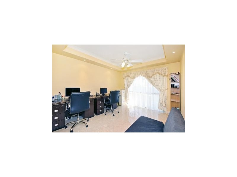 16 Applegum Court, Robina QLD 4226