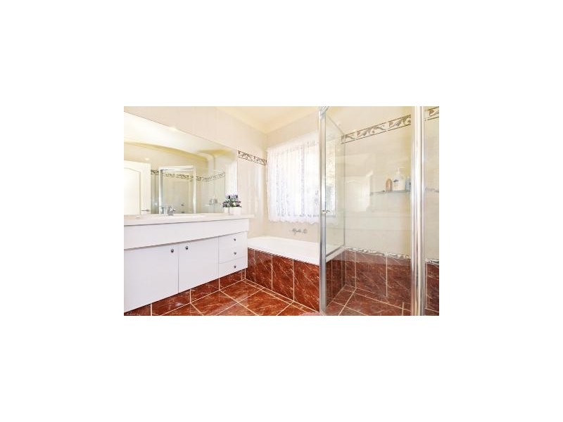 16 Applegum Court, Robina QLD 4226