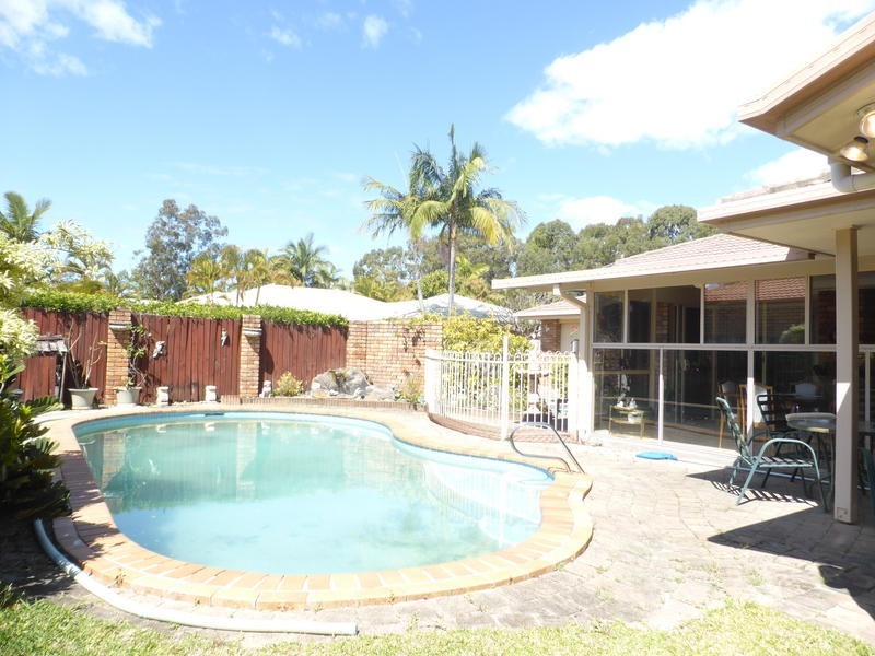 24 Ashwood Court, Robina QLD 4226