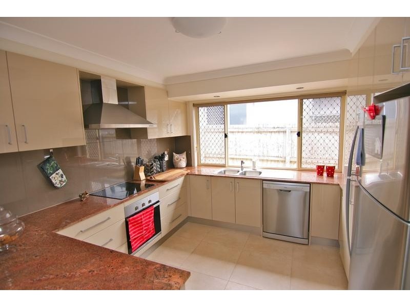 6 Banff Court, Robina QLD 4226