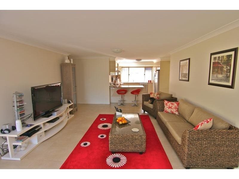 6 Banff Court, Robina QLD 4226