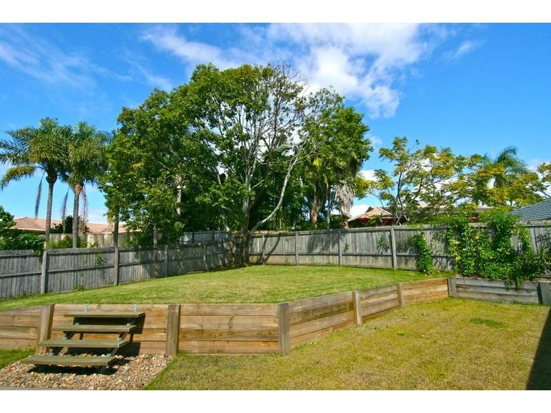 6 Banff Court, Robina QLD 4226